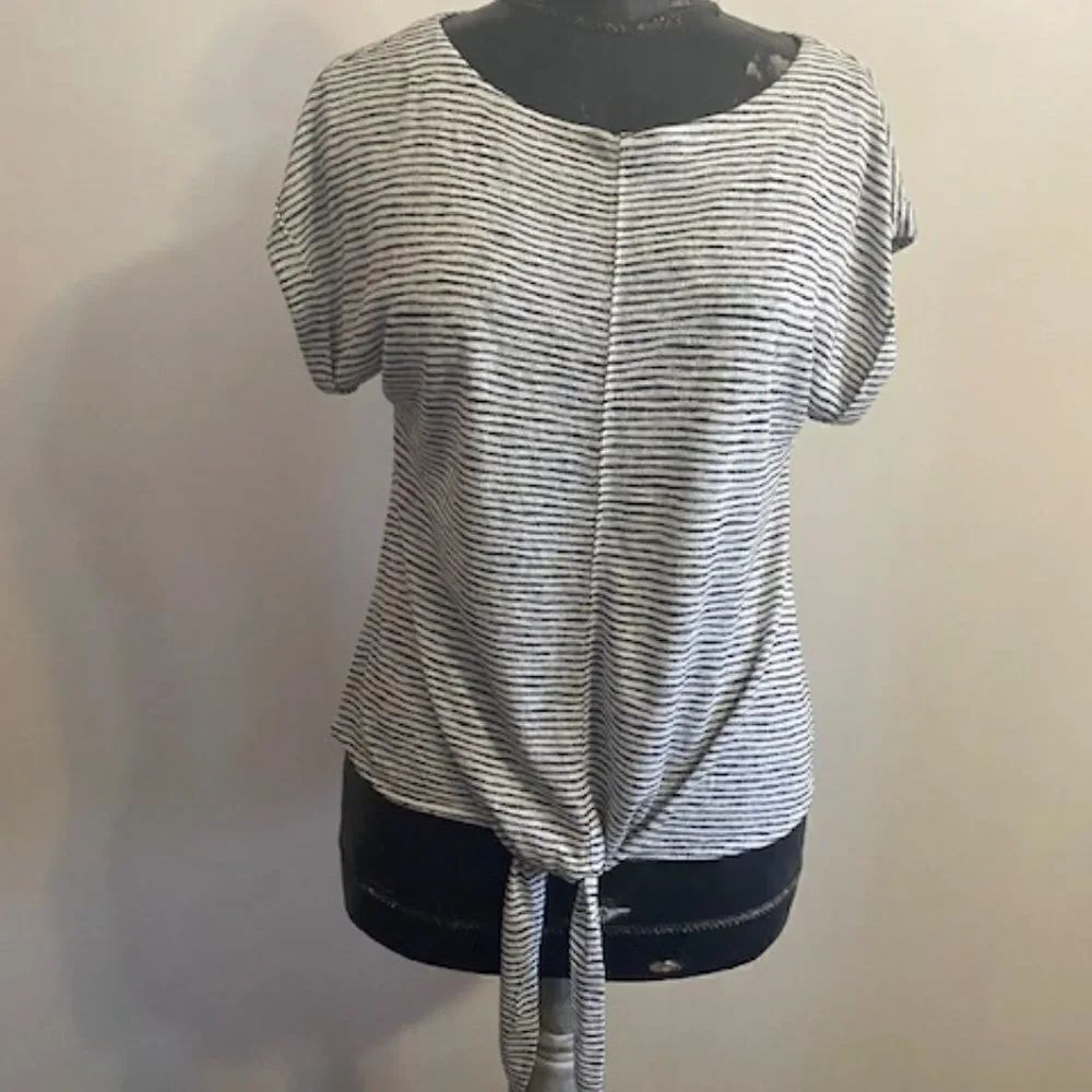Loft Outlet Lounge Black/White stripe short sleeve top, size M